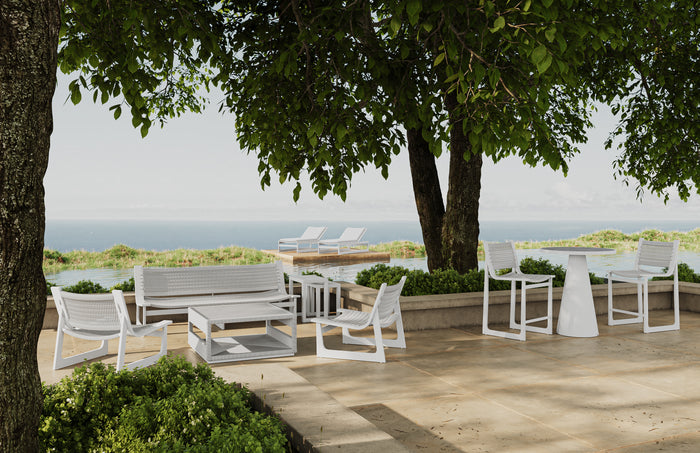 Lounge by the sea
