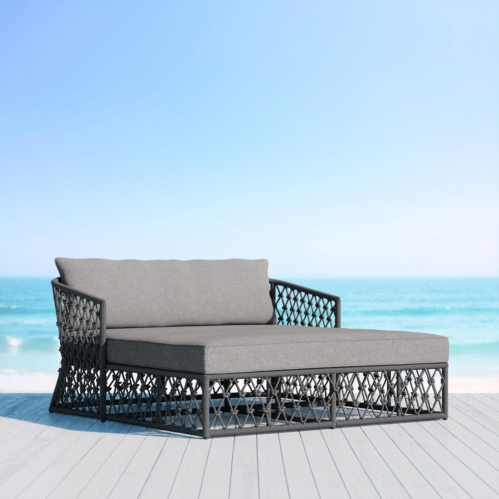 Amelia | Day bed Lounge - Ash Lounge Chairs Azzurro Living